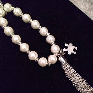 Pearl and Crystal bracelet that makes a statement